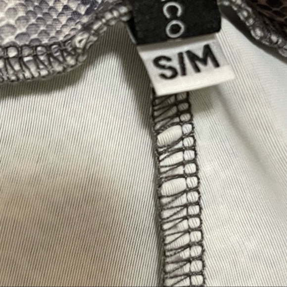 Onzie Leggings Snakeskin Crop Mesh Panel Size Small - Picture 6 of 12